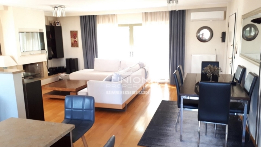(For Sale) Residential floor maisonette || East Attica/Voula - 160 Sq.m, 3 Bedrooms, 700.000€ 