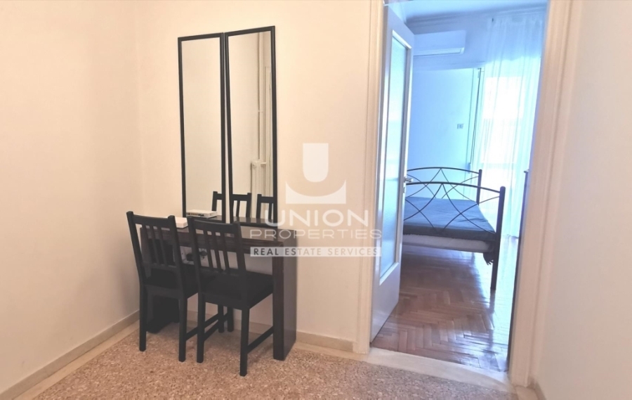 (For Sale) Residential Apartment || Athens Center/Athens - 72 Sq.m, 2 Bedrooms, 100.000€ 