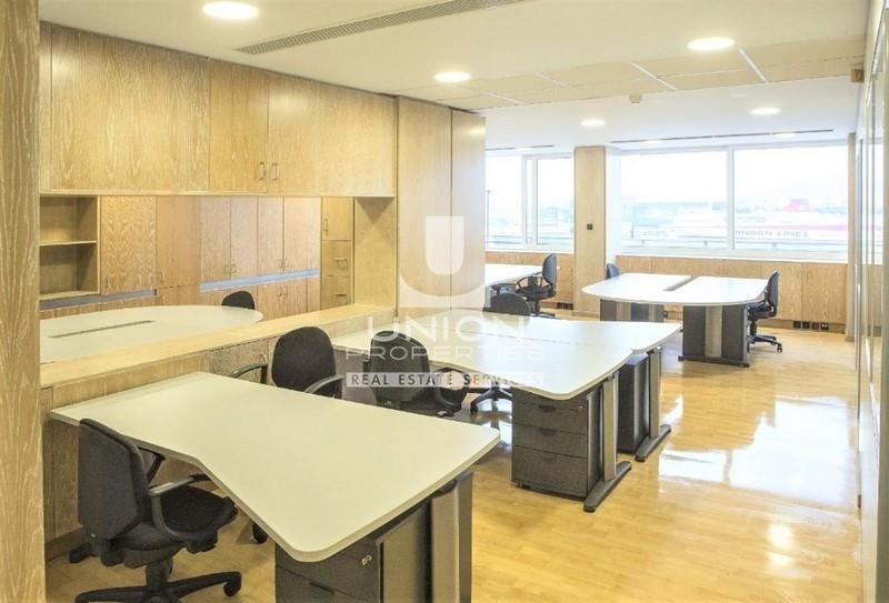 (用于出售) 商业中心 办公室 || Piraias/Piraeus - 180 平方米, 950.000€ 