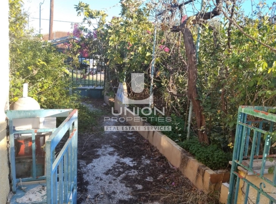 (For Sale) Residential Detached house || Piraias/Salamina - 72 Sq.m, 2 Bedrooms, 50.000€ 