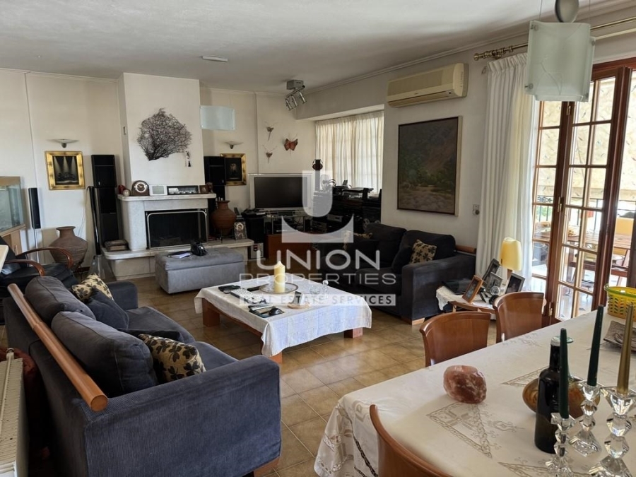 (For Sale) Residential Floor Apartment || East Attica/Vari-Varkiza - 140 Sq.m, 3 Bedrooms, 850.000€ 