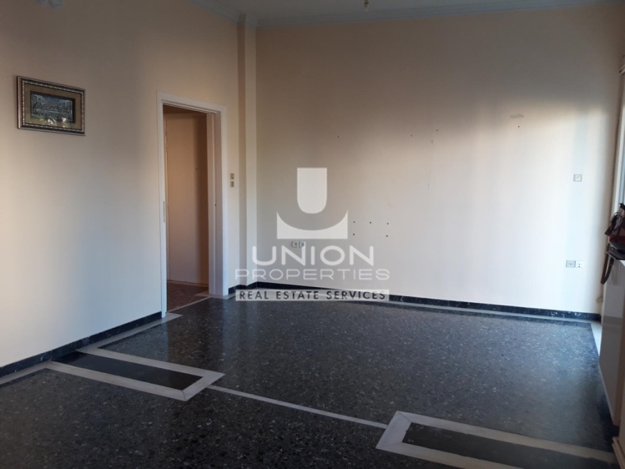 (For Sale) Residential Floor Apartment || Piraias/Keratsini - 99 Sq.m, 2 Bedrooms, 150.000€ 
