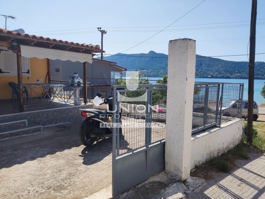 (For Sale) Residential Detached house || Piraias/Salamina - 60 Sq.m, 2 Bedrooms, 80.000€ 