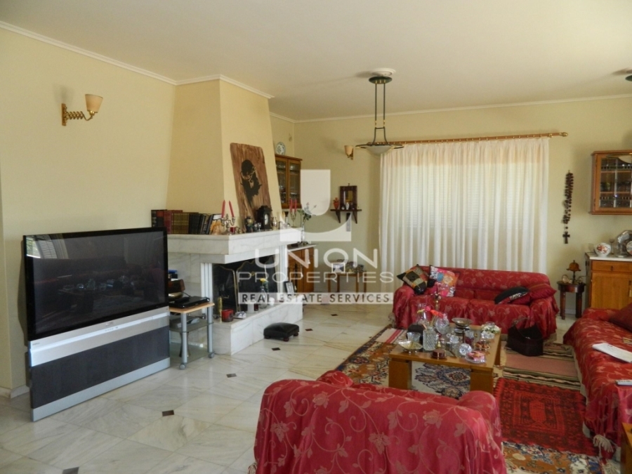 (For Sale) Residential Floor Apartment || East Attica/Voula - 204 Sq.m, 3 Bedrooms, 950.000€ 