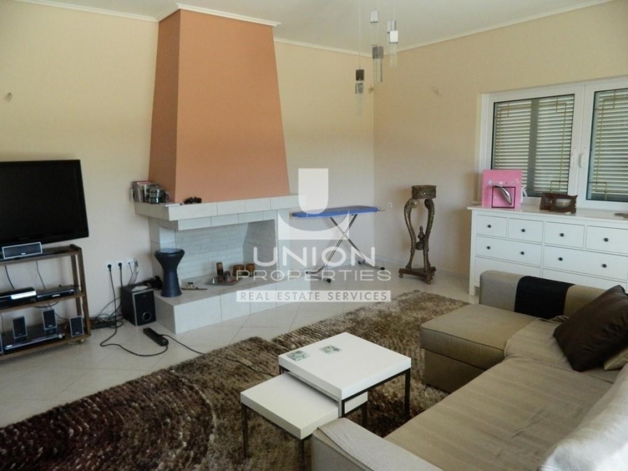 (For Sale) Residential Floor Apartment || East Attica/Voula - 190 Sq.m, 3 Bedrooms, 825.000€ 